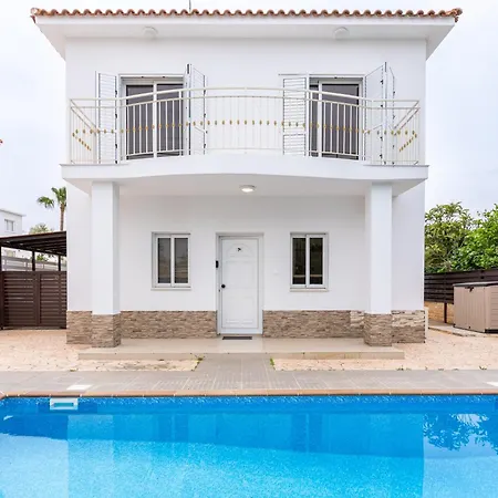 Breezybee 3-bedroom And Pool In Protaras