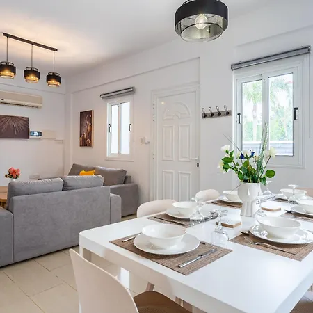 Breezybee 3-bedroom And Pool In Villa