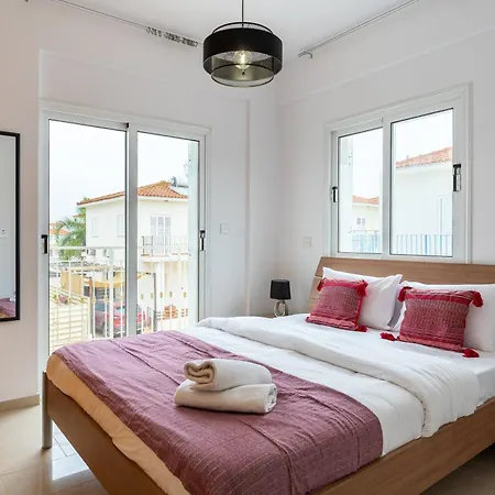 Villa Breezybee 3-bedroom And Pool In