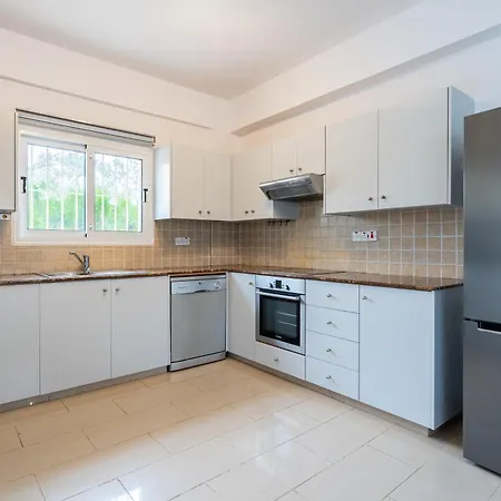 Breezybee 3-bedroom And Pool In Villa *
